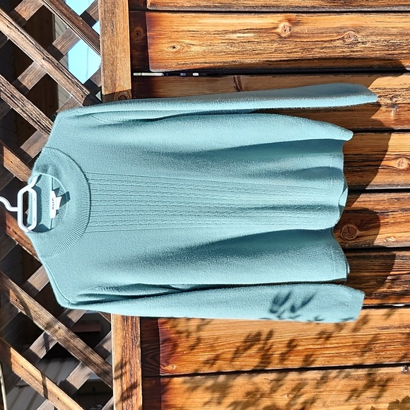 ⭐️Alia Green Sweater - Picture 2 of 8